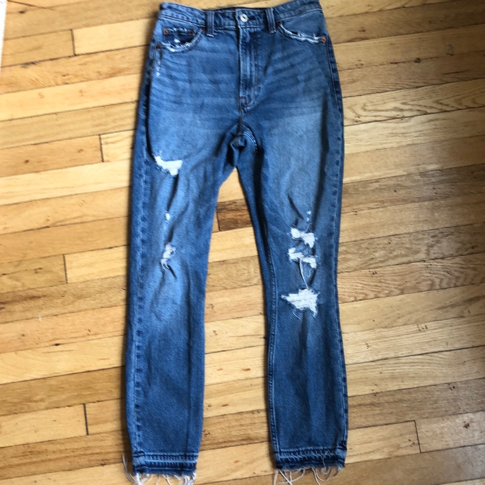 A&F Simone High Rise Slim Distressed Medium Wash Women’s 27